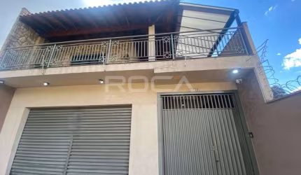 Sobrado de 3 dormitórios com piscina na Vila Vista Alegre, São Carlos