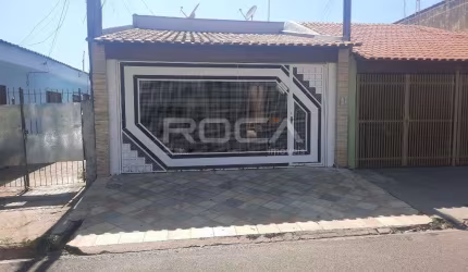 Casa padrão à venda no Jardim Jóckei Club A em São Carlos