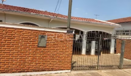 Casa padrão à venda na Vila Faria, São Carlos - 3 dormitórios, suíte e 4 garagens