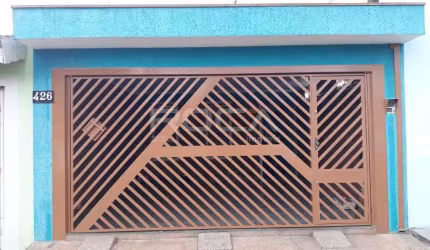 Casa à venda em Santa Felícia, São Carlos: 02 dormitórios, edícula e garagem coberta