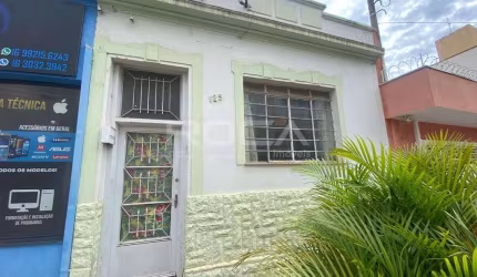 Casa padrão à venda no Jardim São Carlos, São Carlos - 2 dormitórios