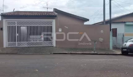 Casa à venda na Vila Jacobucci, São Carlos: 3 dormitórios, suíte, garagem coberta