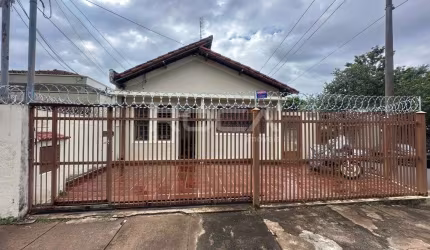 Casa padrão com 3 dormitórios no Centro de São Carlos