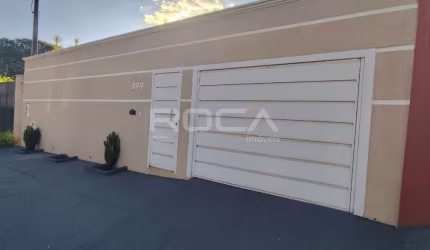 Aluguel de Casa Padrão com 4 Dormitórios no Jardim Santa Paula em São Carlos