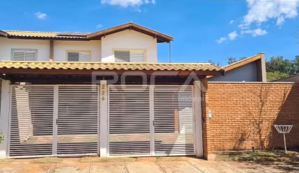 Linda Casa de 3 Dormitórios com Churrasqueira no Parque Espraiado, São Carlos