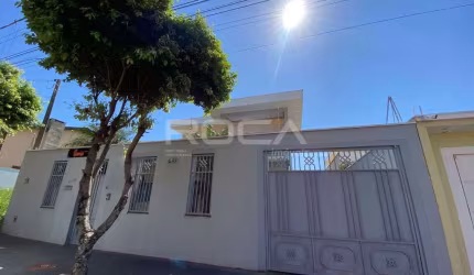 Sobrado à venda no Planalto Paraíso, São Carlos: 3 dormitórios, suíte, churrasqueira e mais!