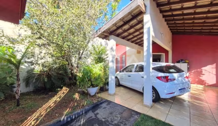 Linda Casa Padrão com 2 Dormitórios e Suíte no Jardim Acapulco, São Carlos