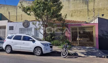 Casa à venda na Vila Prado, São Carlos - 2 dormitórios, garagem coberta!