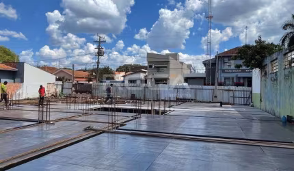 Apartamento de 2 dormitórios com suíte no Centro de São Carlos