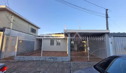 Casa à venda no Jardim Beatriz, São Carlos: 3 dormitórios, suíte, garagem coberta