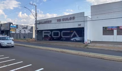 Garagem Comercial no Centro de São Carlos - Espaço Completo para Seu Negócio