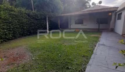 Casa padrão com 3 dormitórios e churrasqueira no Jardim Nova Santa Paula