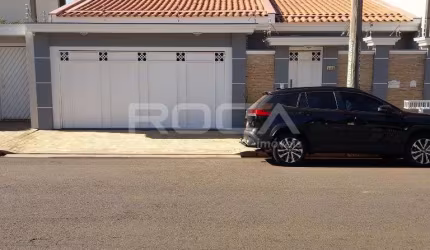 Linda Casa de Alto Padrão com 3 Suítes no Bairro Planalto Paraíso em São Carlos