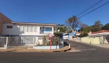 Charmoso Sobrado à venda no Jardim Ricetti - São Carlos