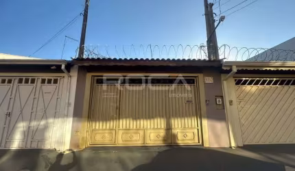Casa padrão à venda no bairro Planalto Paraíso em São Carlos