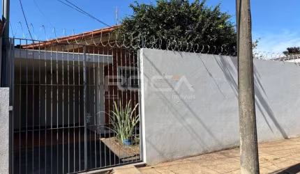 Casa padrão com 3 dormitórios no Jardim Santa Paula - São Carlos