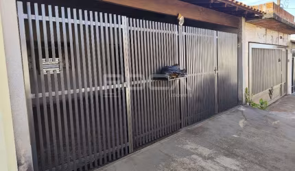 Casa para alugar no Belvedere, São Carlos - 2 dormitórios e 2 vagas de garagem!