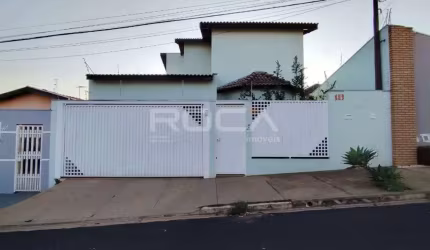 Casa à venda no Parque dos Timburis, São Carlos - 3 dormitórios, suíte, garagem coberta