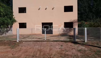 Chácara deslumbrante à venda em Brotas, Lagoa Dourada - 4 dormitórios e 10 garagens!