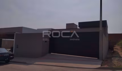 Linda casa de padrão à venda em Arcoville, São Carlos!