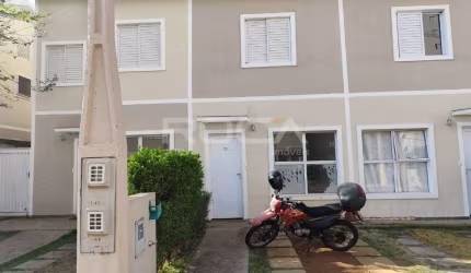 Casa de 2 dormitórios em condomínio no Parque Sabará - São Carlos