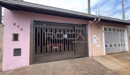 Casa à venda na Vila Carmem, São Carlos: 2 dormitórios, suíte, 2 garagens