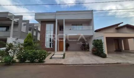 Casa de alto padrão com 3 suítes no Condomínio São Carlos 1