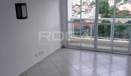 Apartamento de 2 dormitórios com suíte e armários no Jardim Alvorada