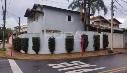 Sobrado espaçoso à venda no Parque Santa Felícia Jardim, São Carlos