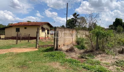 Chácara de luxo em Botafogo, São Carlos: 4 dormitórios, piscina e quiosque!