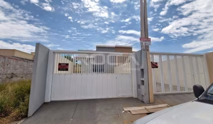 Casa padrão à venda no Parque Industrial, São Carlos - 2 dormitórios, 2 garagens