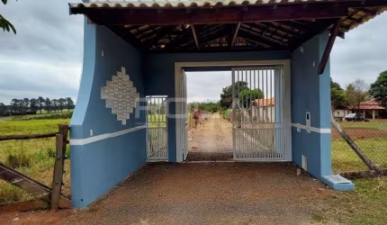 Charmosa Chácara em Condomínio à Venda e locação em São Carlos