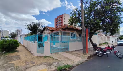 Casa para alugar no Centro de São Carlos - 2 dormitórios, garagem e mais!