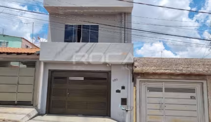 Casa à venda em São Carlos - 3 dormitórios, suíte e garagem coberta!