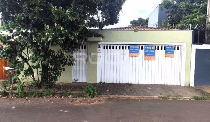 Casa à venda no Jardim Macarengo em São Carlos - 03 dormitórios, suíte, garagem