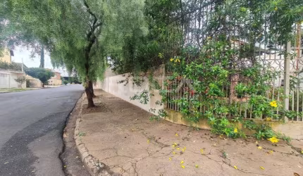 Casa Padrão à venda na Vila Brasília em São Carlos