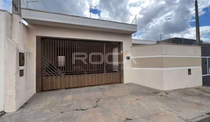 Casa padrão à venda no Jardim Embaré, São Carlos: 3 dormitórios, 1 suíte.