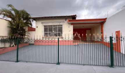 Casa para locação no bairro Jardim São Carlos, São Carlos - venha conhecer!