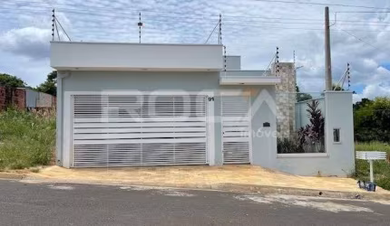 Casa à venda no bairro JEQUITIBÁ II em IBATÉ | 2 dormitórios, suíte, cozinha planejada e garagem coberta