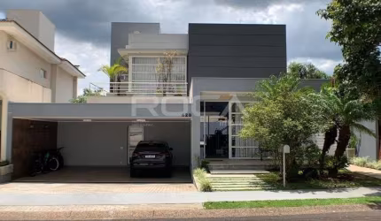 Luxuosa Casa de Alto Padrão com 4 Suítes no Damha II, São Carlos