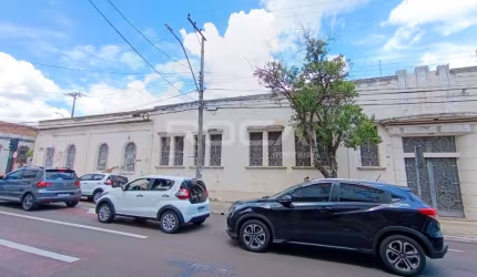 Espaço Comercial no Centro de São Carlos com 2 Banheiros