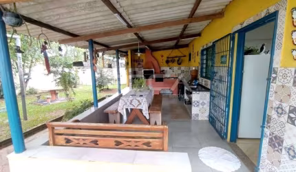 Chácara de Luxo com 3 Dormitórios e Espaço Gourmet em Itirapina
