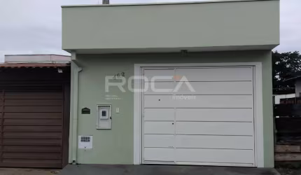 Charmosa casa à venda no bairro Cidade Aracy em São Carlos
