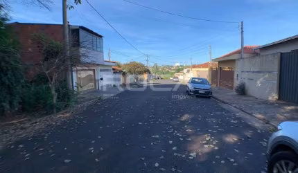 Casa à venda no Jardim Hikare, São Carlos - 3 dormitórios, suíte, 4 garagens