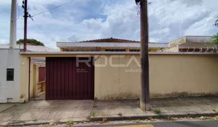 Linda casa padrão para alugar no Centro São Carlos - 3 dormitórios, suíte e garagem coberta!