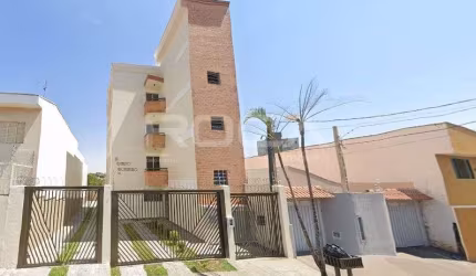 Aluguel de Apartamento Padrão com 3 dormitórios em São Carlos