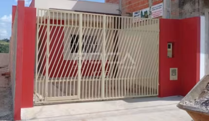 Linda Casa à Venda em Cidade Aracy, São Carlos | 2 Dormitórios, Espaço Confortável!