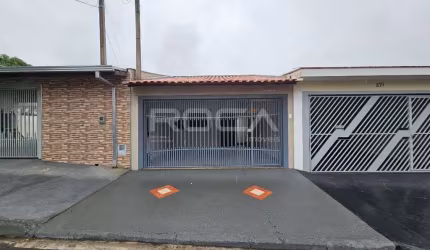 Casa padrão com churrasqueira no bairro Jardim Tangará em São Carlos