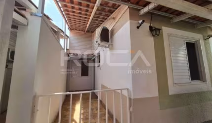 Charmosa Casa de 3 Dormitórios em Condomínio - Moradas 3, São Carlos
