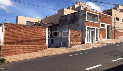Casa à venda e locação no CENTRO em São Carlos | 3 dormitórios, 9 garagens